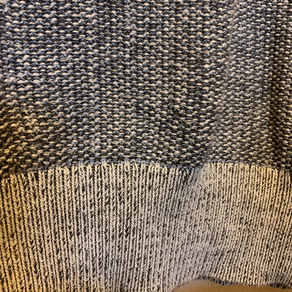 Guess Sweater - Picture 6 of 9